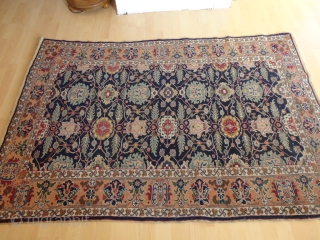  Antique  Kayseri   rug  round  1900   119 X 175  cm.

 Naturel  colours ,  short pile  , rare  and  unusual  ...