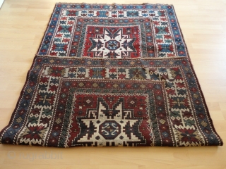     Antique   Kuba Lesghi  19 th. century  125 X 218  cm.
    Komplet , beautiful  naturel colors ,shows wear or oxydate  ...