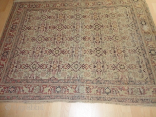    Antique  Täbris - Hadji Jalili  Nord-West  Persian  round  1900

   121 X 158 cm.  All natural  typical  pastell  colours  ...