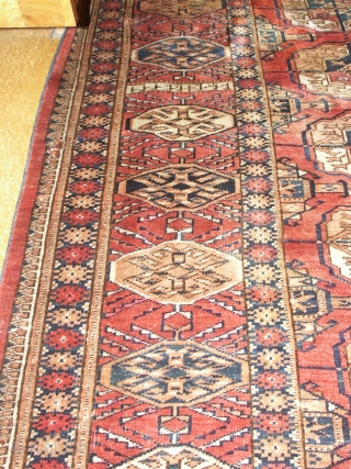 
    Antique  Tekke  Turkmen main carpet ( cental Asien )

    late 19 th. 343  X  222  cm.

    Well  ...