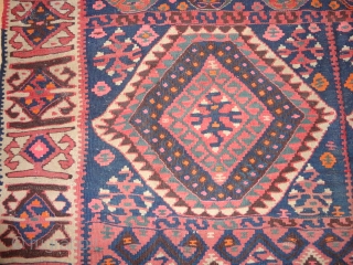 
   Antique  Waramin  Kurd  Kelim  West-Persian  round  1920
   148 X 230  cm.  fine  weave , Natural  colours ,  ...