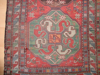  Antique  Cloudband  Kazak  ( Khondoreck ) mid  19 th. century  127 X 194  cm.

  Superb natural  colours archaic  pattern , oxydate  ...