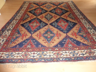 
Antique   Malayer  rug Nord-West  Persian  137 X 190 cm.

Natural  colours  with camel hair ground , slight  wear ,

very  dekorative  Pattern .  