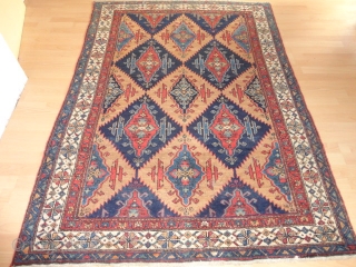 
Antique   Malayer  rug Nord-West  Persian  137 X 190 cm.

Natural  colours  with camel hair ground , slight  wear ,

very  dekorative  Pattern .  