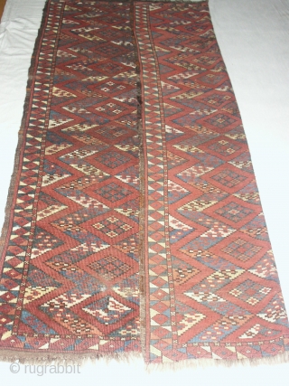 
   Very  rare  Antik  Ersari-Beshir mid  19  century .
   Shows  wear  in  places .       