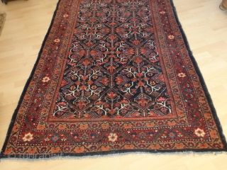 
  Antique   Mahal rug  West-Persien     132 X 198  cm.

  All  natural  colours ,rare  very  nice  pattern ,  ...