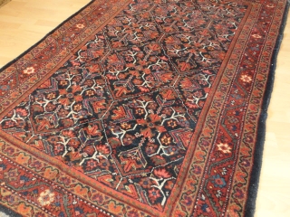 
  Antique   Mahal rug  West-Persien     132 X 198  cm.

  All  natural  colours ,rare  very  nice  pattern ,  ...