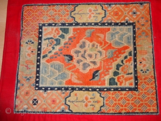 
  Fine  antik  Tibet  rug / Mat  66 X 75  cm.  High  wool  quality , rare  pattern ,
  Very  good  ...