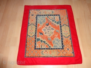 
  Fine  antik  Tibet  rug / Mat  66 X 75  cm.  High  wool  quality , rare  pattern ,
  Very  good  ...