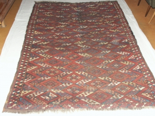   Antik  Ersari Beshir mid 19 Jh. or erlier , very rare .

  145  X 218 cm. ( 4f 9inch X 7f 8inch ) Shows wear in one

  ...