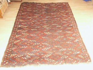    Very  rare  antique  Ersari- Beshir  mid 19 th. century
   145 X 218 cm. shows  wear.        