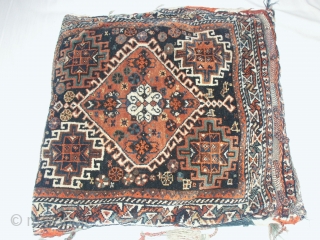   Outstanding and superb antique  Luri / Qashgaii Saddlebag
   60 X 65 cm. ,wonderful excellent  quality wool,extraordinary natural
  dyes , perfkt  condition .   