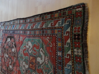 

   Antique   Cloudband  Kazak  ( Chondoresk )  19 th. century

   127 X 194  cm.  superb  natural  colors , archaic  ...