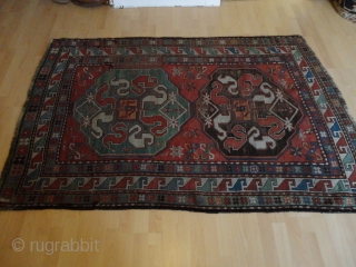    Antique  cloudband  Kasack  ( Chondoresk ) mid  19 th. century  127 X 194 cm.

   Superb  naturel  colours , archaic pattern  ...