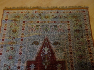    
    Antik  silk  anatolien  prayer - rug  

   111 X 158 cm.  , slight wear in center atherweis

   ...