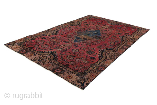 Lilian - Sarouk - Antique Persian Carpet

Size: 313x207 cm
Thickness: Medium (5-10mm)
Oldness: 80-100 (Antique)
Pile - Warp: Wool on Cotton
Node Density: about 90,000 knots per m²

email:info@carpetu2.com         