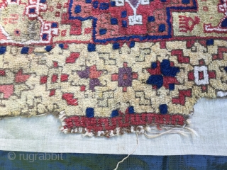 Central Anatolian Fragment - super rare - Ghirlandaio Medaillon - natural Colors - soft wool on wool mounted on linen / Size: 158 x 120 cm / clean
an absolut rare Fragment  