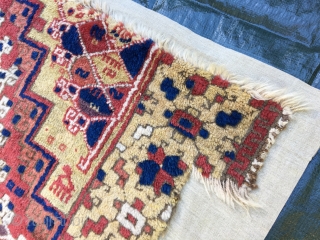 Central Anatolian Fragment - super rare - Ghirlandaio Medaillon - natural Colors - soft wool on wool mounted on linen / Size: 158 x 120 cm / clean
an absolut rare Fragment  