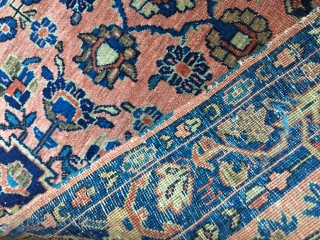 Sarouk approx. 1910 in a used condition/ in need of small repairs but still a small decorative rug. Size: 118 cm x 65 cm.         