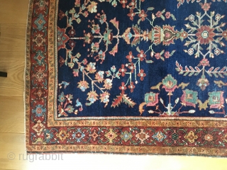 Antique Ferahan or Sarouk in a used condition - elegant colors very decorative
Size: 153 cm x 100 cm               