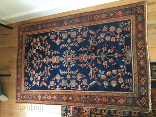 Antique Ferahan or Sarouk in a used condition - elegant colors very decorative
Size: 153 cm x 100 cm               