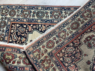 Antique Tabriz 

from 1900

small piece

approx 52 x 75 cm

great natural colors

in an used condition but still OK and very decorativ

email me via tammo_koenig@aol.com          