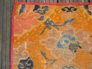 Tibet Fragment - Antique - worn condition with damages - but soft an glossy wool, size: 51cm x 83 cm / shipping worldwide          