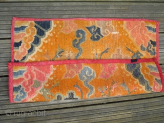 Tibet Fragment - Antique - worn condition with damages - but soft an glossy wool, size: 51cm x 83 cm / shipping worldwide          