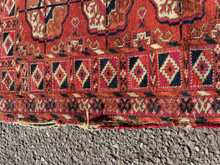 Tekke
FRAGMENT
Dowry rug
89 cm x 92 cm
2nd Half of 19th century - maybe around 1875 or older?
great colors
would benefit from a wash
I think all colors are natural       