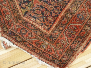 Farahan Fragment + around 1890 + worn condition + cleanly + 
size: ca.205 x 135 cm + still elegant + socalled gentlemen's carpet          