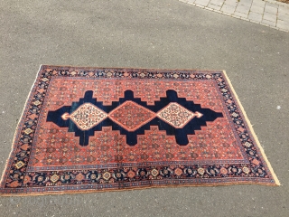 Old/Antique kurdish Senneh rug - probably around 1910, very elegant/ signs of use 
size: approx. 190 x 130 cm
great Colors/ with an Abrash - glossy wool - partly oxidized    