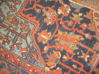 Worn Heriz - Bakshaish - c 1910 - 1,90 mtr x 1,30 mtr - carpet - very elegant and balanced colours, recently washed          