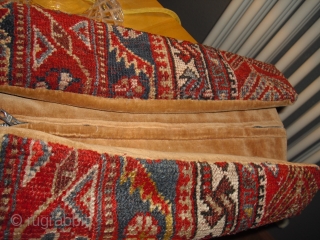 Pillow made of a Qashqai Rug Fragment - good condition - soft and glossy wool - with Zipper on the backside - Size: 42 cm x 39 cm - shipping worldwide  