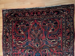US Sarough/ Sarouk
probably from around 1910 - 1920
still decorative
needs some small work, but still worth
meaty and glossy wool
Size approx 140 cm x 90 cm
shipping worldwide possible, feel free to ask for shipping  ...