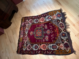 Anatolian Vintage 
Village Rug
I have no clue about the age - maybe 1950 ? or older

not antique but a rare and cosy piece

Needs a wash.

If you are interested, please email me: tammo_koenig@aol.com 