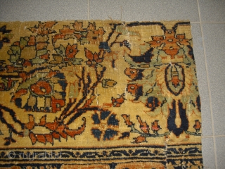 Early Antique Persian Carpet Fragment - great colors, wool like velvet, bad worn condition but rare, Size: approx 64 x 53 cm           