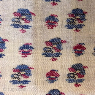 Antique kashmir shawl.
18ème siècle antique cachemire jamawar châle. Oeuvre unique en bordure . !
État et les couleurs sont très belles.

Taille de 7feet par 4feet de        