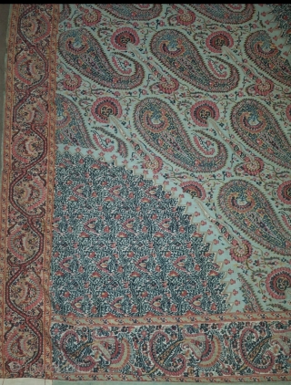 Châle de lune indien du Cachemire antique du 1810e au 1820e siècle, de couleur turquoise rare »
Dans de magnifiques combinaisons de couleurs de design, tailles 5,5 pieds par 5,5 pieds,
Kashmire shawl  