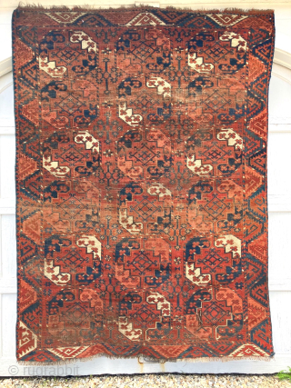 Antique Ersari Turkoman Main Carpet, 5'6 x 7'8, Turkmenistan, Amu Darya region, probably of the third quarter of the nineteenth century. Wool pile on wool foundation with goat hair warps. All natural  ...