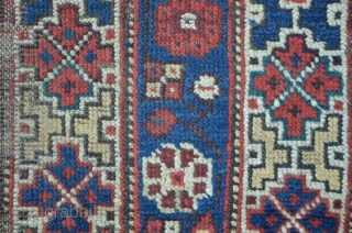 Antique Khamseh with one big medallion 158 x 202 cm                       