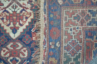 Antique Khamseh with one big medallion 158 x 202 cm                       