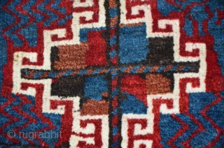 Kurdish tribe bagface from Baluchistan. Symmetric knots, 48 x 38 cm                      