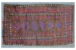 Baluch bag, front and back side, 89 x 53 cm, ca. 1930, meaty floor with shiny wool.                