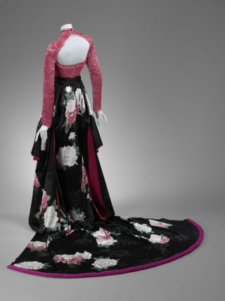 Webinar: "Kimono: Kyoto to Catwalk", with Anna Jackson, Curator at the Victoria and Albert Museum, London. Saturday, September 10 & Sunday, September 11.  Same program, Two Zoom times, different Time Zones.  ...
