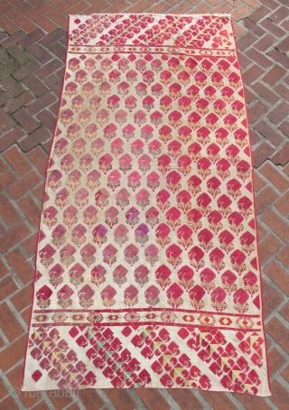 late 1800s Phulkari Tirma Bagh Shawl
105 x 50 INCHES (2.75 m x 1.25 m)                   