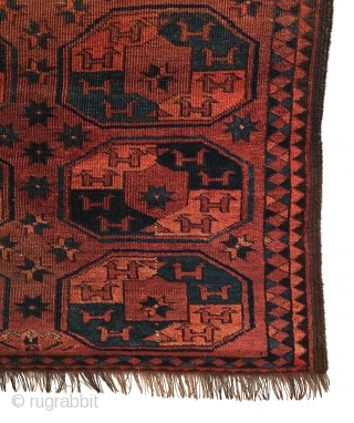 Antique Ersari small main carpet. Early 19th Century. This carpet features a 3x9 gol format ‘tauk-noska’ horned animal heads look in opposing directions. Secondary guls are in the form of star trees  ...