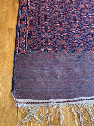 Antique Yomut Kilim (Palas). Late 19th Century. Here the weaver’s fine needlework of light blue green lattice frame both the larger indigo hooked 'kochak' motifs and interconnecting madder red diamonds with varying  ...