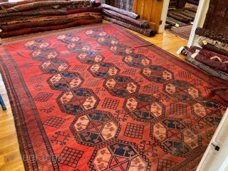 13' x 9'3" Ersari Main Carpet [080]

An antique Ersari large main carpet. Blue and orange gols on a cherry red field  with a grid diamond secondary gol. Great condition for it's  ...