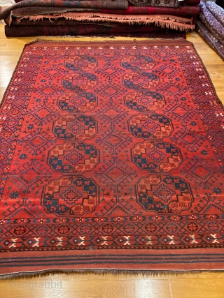 9’8” x 7’8” Ersari Main Carpet [SH-063]

An antique early Ersari main carpet. Originating from the Amu Darya region, this rug features a 2 x 6 gulli gul pattern on a Salor red  ...