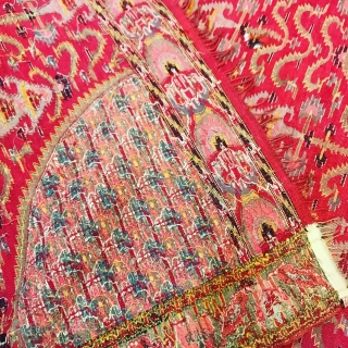 Antique Kashmir moon shawl, unusual design, colours & condition is excellent, No fade no holes” Size 6feets by 5,5feets              